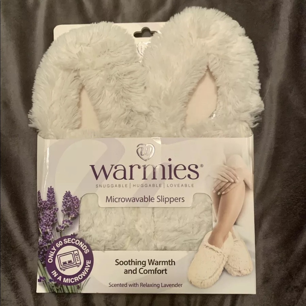 White Warmies Slippers Women’s Sizes 6-10 NEW